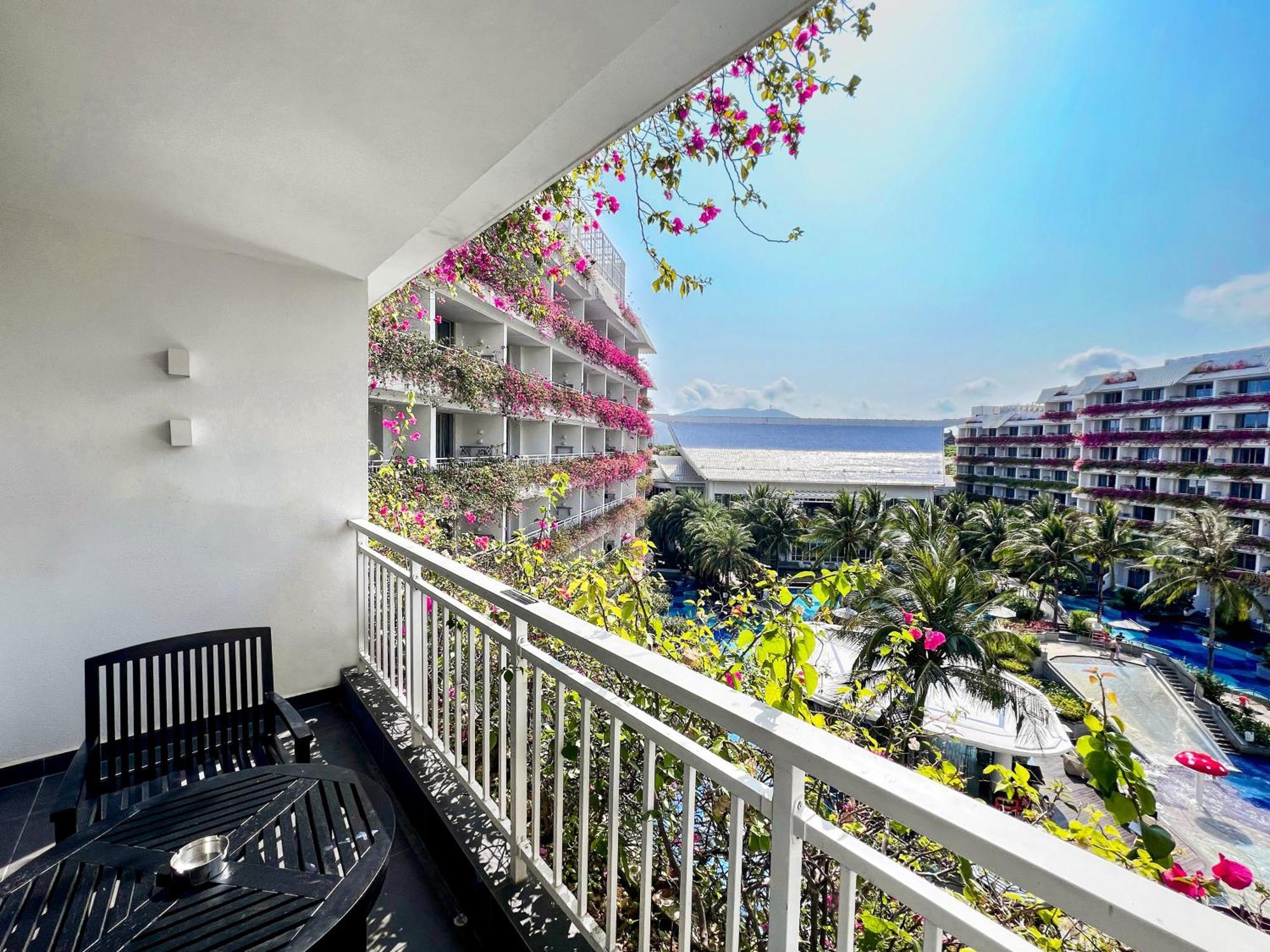 Palace Resort Yalong Bay Sanya Bagian luar foto