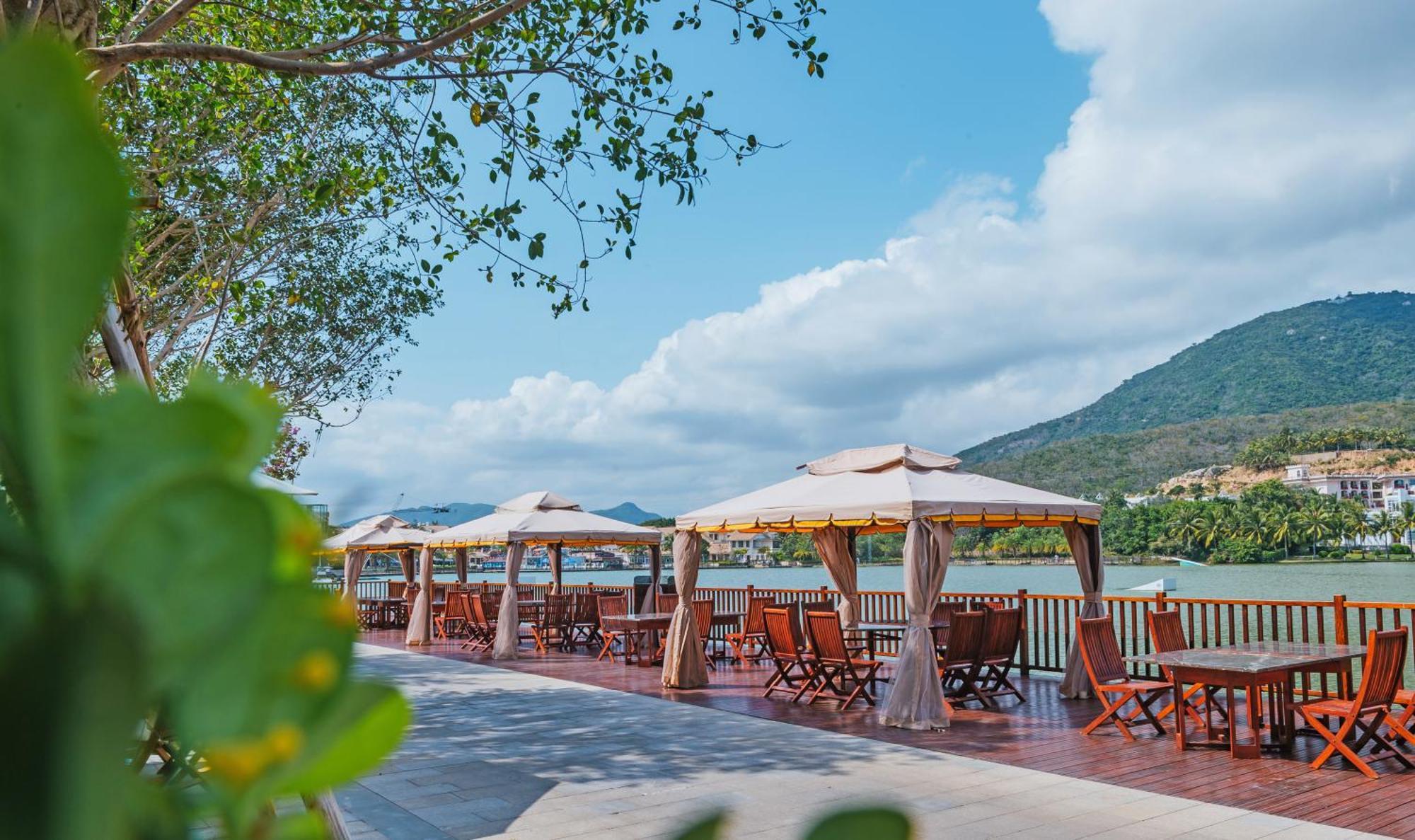 Palace Resort Yalong Bay Sanya Bagian luar foto