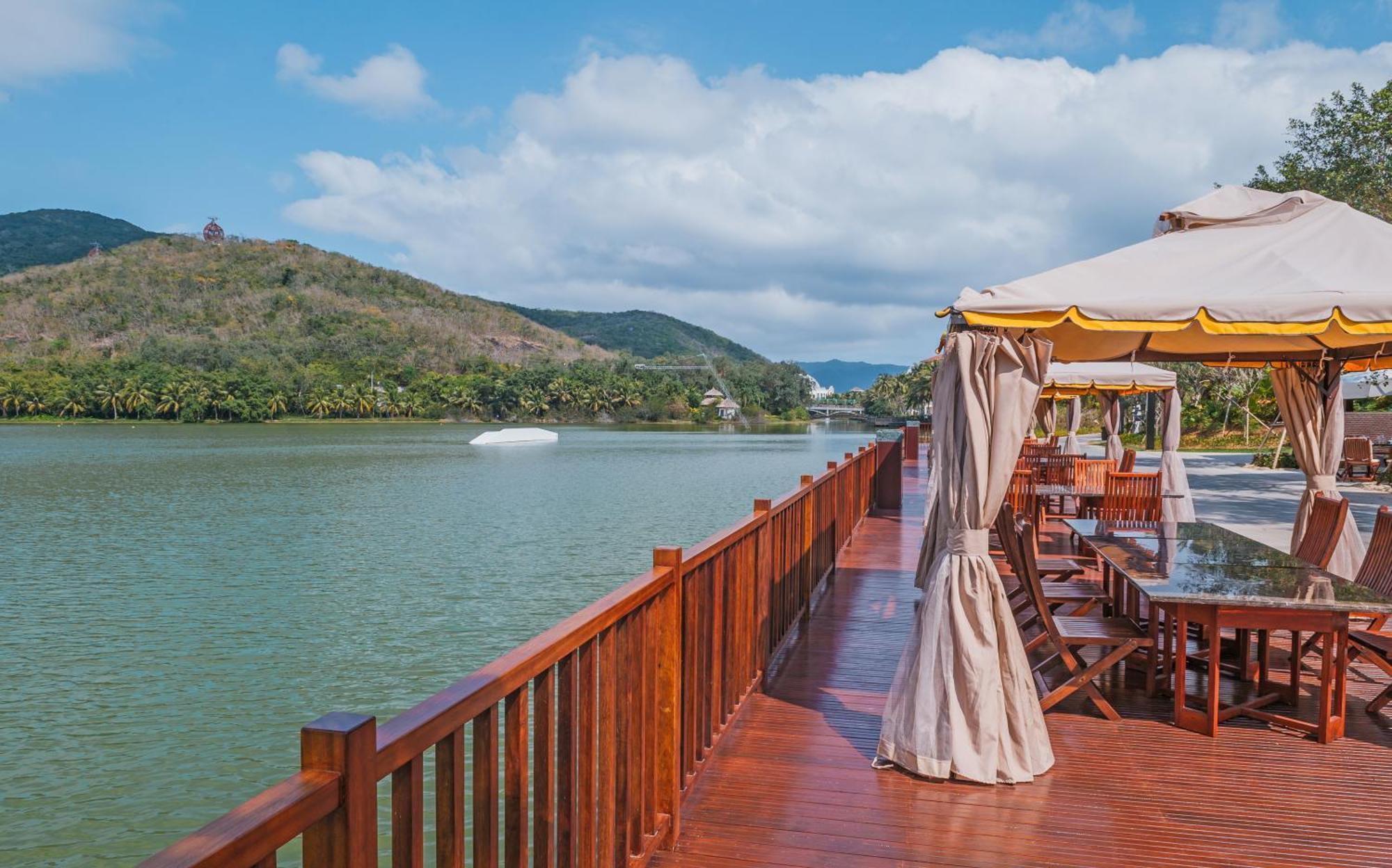 Palace Resort Yalong Bay Sanya Bagian luar foto