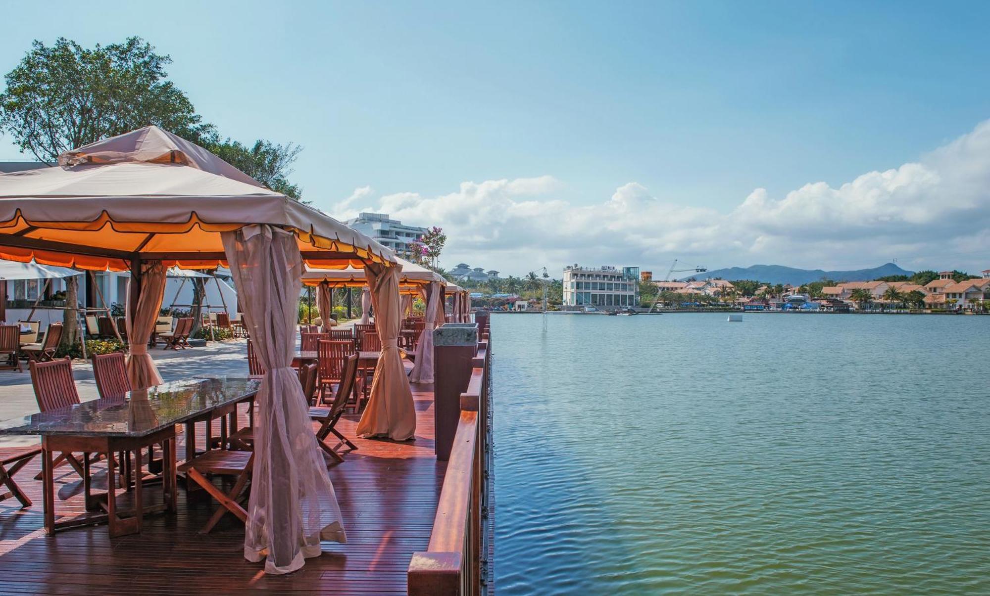 Palace Resort Yalong Bay Sanya Bagian luar foto