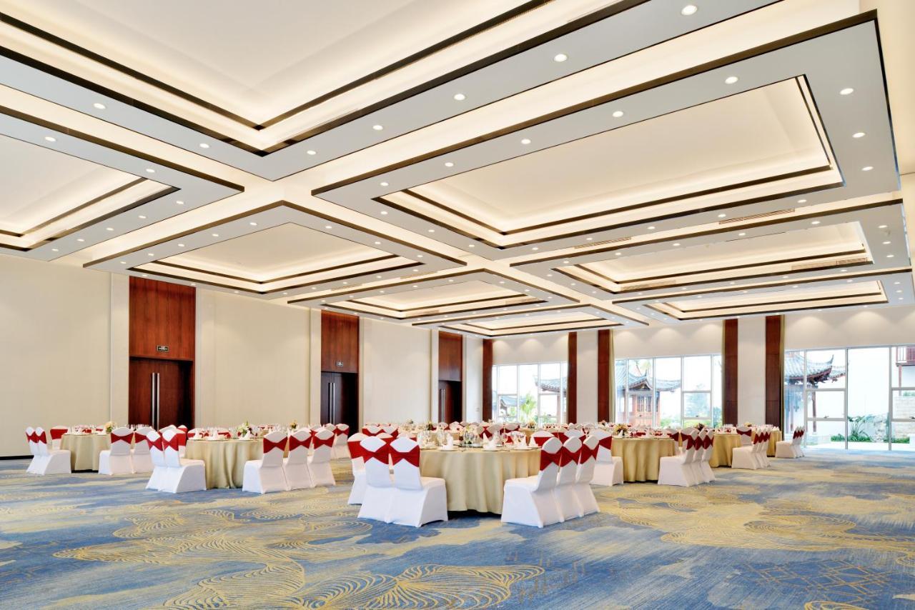 Palace Resort Yalong Bay Sanya Bagian luar foto